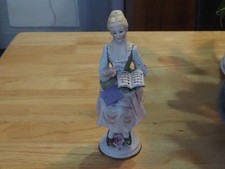 Figurine, statuette jeune