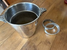 Lot SEAU A CHAMPAGNE STYLE ART DECO EN METAL ARGENTE et rond de dessous de table