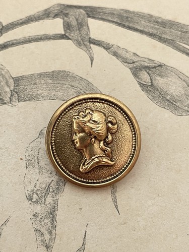 Grand bouton ancien métal - ancien, en