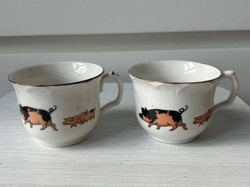 Lot deux tasses avec cochons