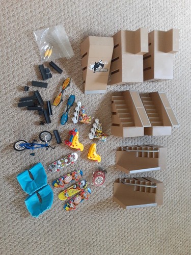 Fingerboard skate park lot - skate,