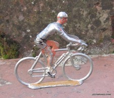 SALZA / COUREUR CYCLISTE TOUR