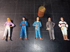 Scalextric 5 figurines pilote, mécanicien, E Bugatti + bidon LE MANS MINIATURES