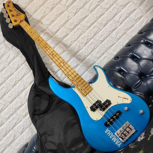Guitare basse électrique