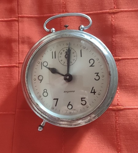 Réveil mécanique horloge