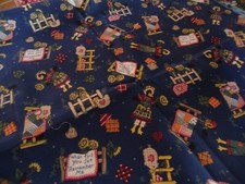 coupon tissu enfant  style  " Halloween   "    petits corbeaux   55  X 102  cm