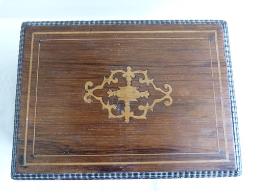 Ancienne boîte bois - en,