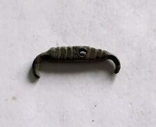 Belle AGRAFE DE LINCEUL MÉROVINGIEN Avec Gravure Bronze Rare TTB