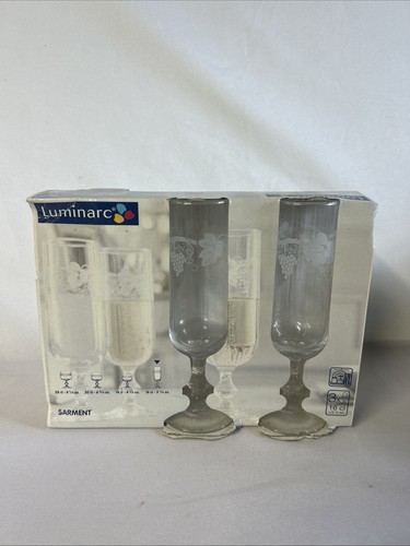 Ensemble verres à - de, 3
