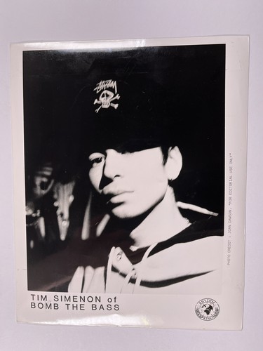 Tom simenon photo bomb - photo, the
