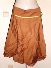 JUPE EVASEE RUE BLANCHE COULEUR CAMEL LISERET SATINER VERT ANIS A NOUER T:M