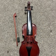 Violon miniature en fer-blanc