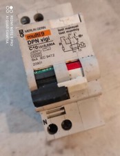  Disjoncteur DPN vigi - C10A - 30mA Merlin Gerin 20901 Multi9 10 Ampères