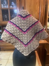 Châle au crochet marron, rose