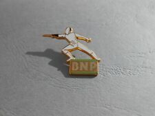Pin's SPORT - ESCRIME - BNP Signé Décat