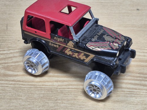 Voiture miniature jeep - miniature,