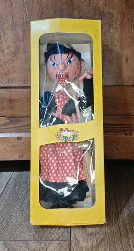 Pelham puppets sm2 witch - puppets,