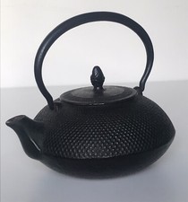 Ancienne théière bouilloire à thé en fonte