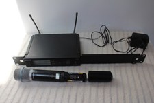 RECEPTEUR MICRO SHURE SLX4 +MICRO SHURE BETA 87 A +RACK