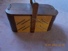 MALLETTE DE COUTURE OU TRAVAILLEUSE-- BOIS