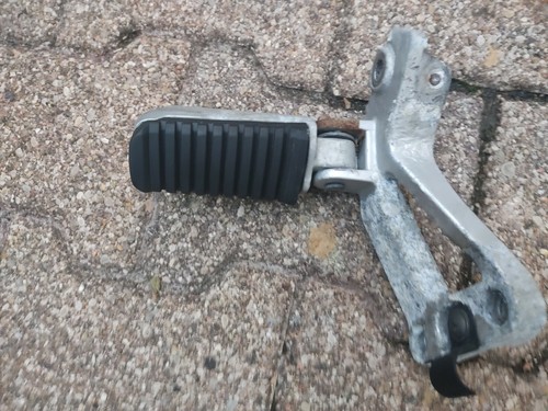 Repos pied arriere droit - pied,