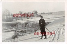 Pimpf avec des raquettes à