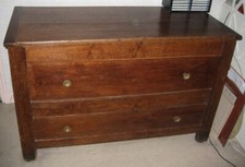 Coffre en bois massif en bon état - prix très bas  pour liquidation