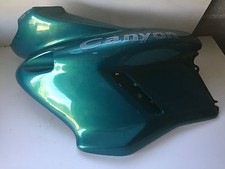 UN FLAN CACHE CARTER AVANT GAUCHE CARENAGE VERT POUR MOTO CAGIVA 600 CANYON