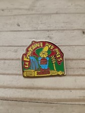 Pin's Pins PIN Enamel 23 Ville France Oise Collège La Fontaine Des Prés "SENLIS"