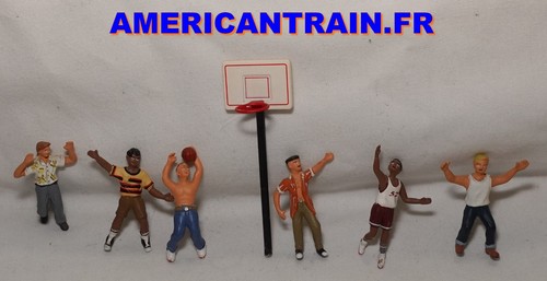 Figurines joueurs de basket - «,