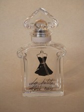 LA PETITE ROBE NOÎRE