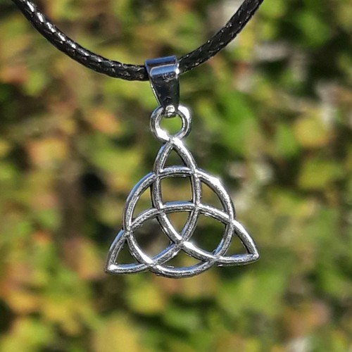 Collier triquetra nœud la - collier,