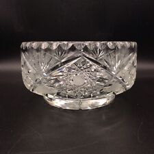 Coupelle cristal blanc soufflé moulé taillé à décor géométrique de Bohème XXème