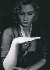 4 photo Jeu de mains main femme photographies époque studio Lynx