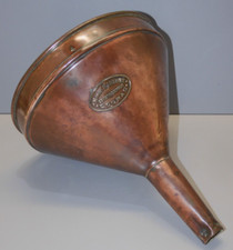 -ANCIEN ENTONNOIR CUIVRE avec