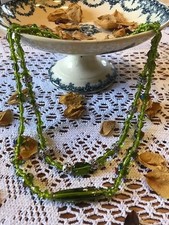 Colliers anciens perles verre soufflé  vert  métal argenté