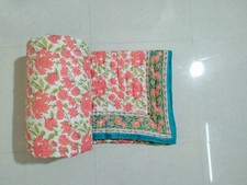 Couette réversible en coton fait main - fleur blanche et corail avec bordure ...