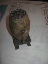 ancien tonneau distributeur de