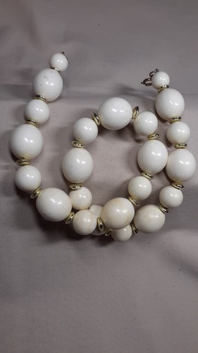 Collier perles blanches