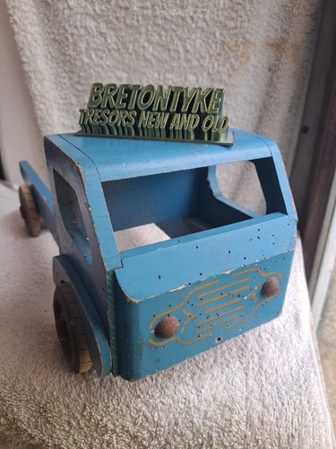 Grand ancien camion bois - camion, en