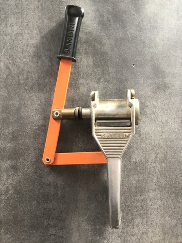 Bouchonneuse ancienne sanbri - ancienne,
