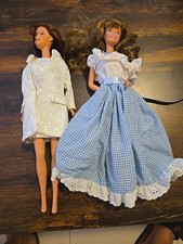 Ensemble 2 Poupée Barbie Mattel Petit Debbie Snacks, Ville Shopper Nicole Miller