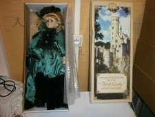 Poupée de porcelaine de luxe FIRST LADY COLLECTION VIENNE HELENA