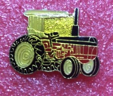 T24 Pins TRACTEUR Ancien