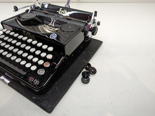 Erika typewriter case feet - erika,