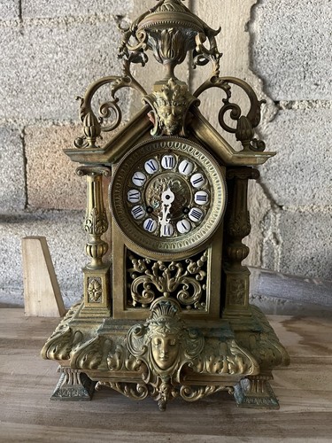Pendule ancienne style - de,