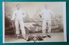 Carte photo  Homme ESCRIME Fleuret casque Blanc Décor Studio Militaire