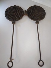 Ancien gaufrier fonte trèfle