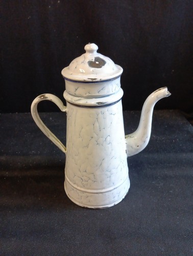 Ancienne cafetière émaillée