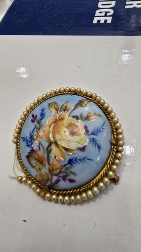 Broche porcelaine de - broche, en